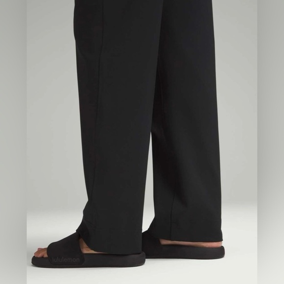 Lululemon sz S Luxtreme Mid-Rise Straight-Leg Trouser
Black Pant like new cond - Picture 10 of 14